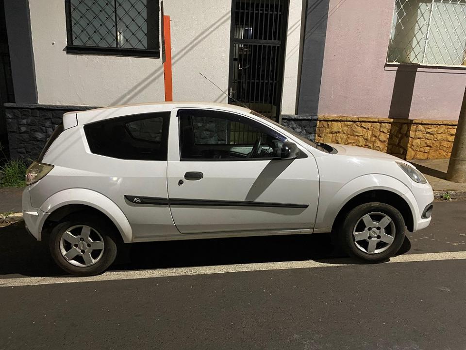 Foto 2 de 3 — Casal é preso com mais de 1 kg de cocaína na SP-255 em Boa Esperança do Sul